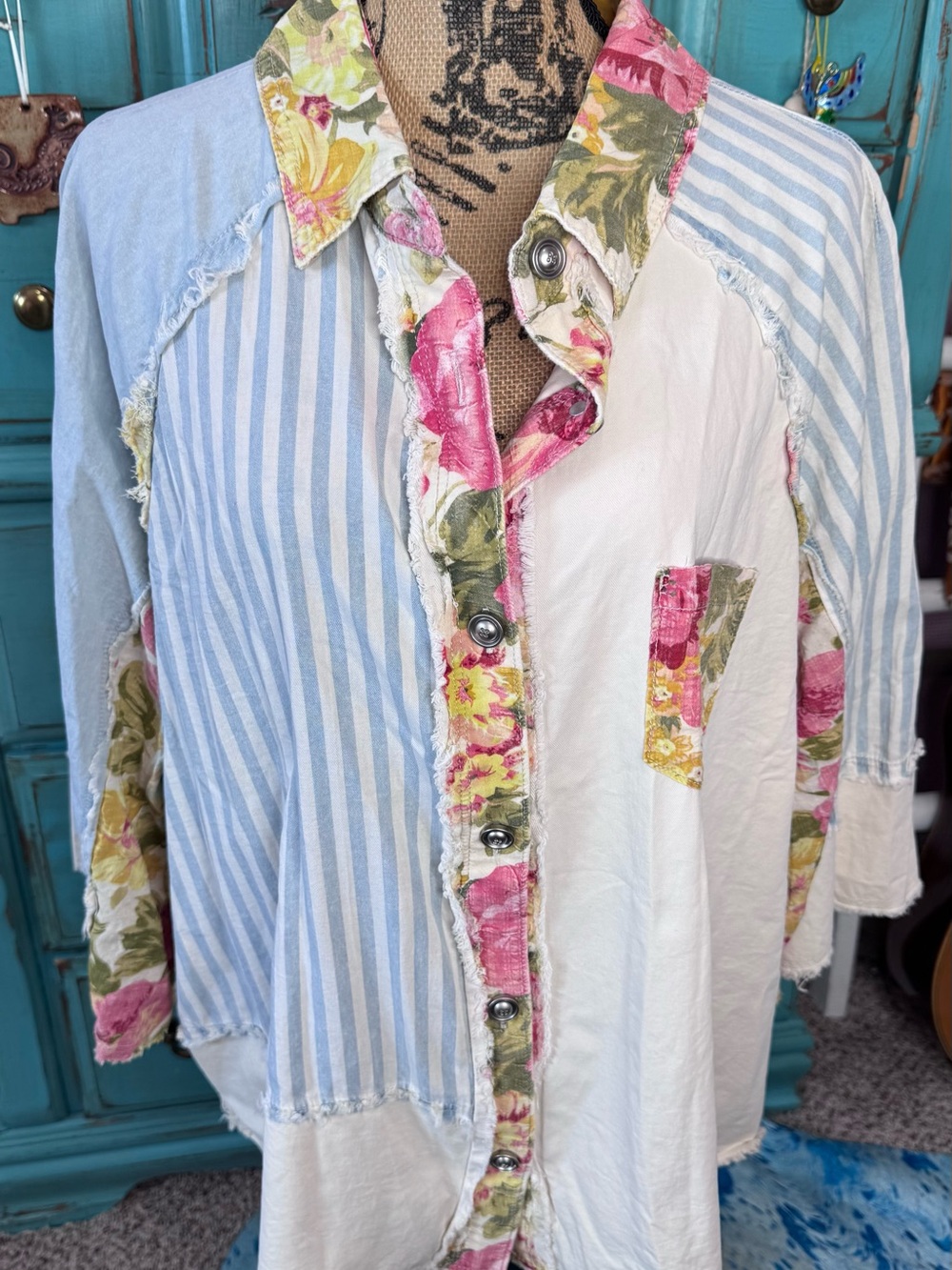 POL Mixed-Pattern Button-Down Shirt in Light Blue, White & Floral